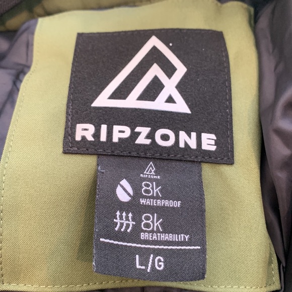 Boys green Ripzone snow pants. Size large - Picture 4 of 8